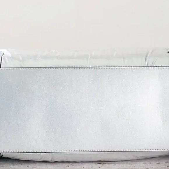 $398New with Tag 💯 Tory Burch Ella Nylon Quilted Tote Large Shoulder Bag Silver - Picture 6 of 6